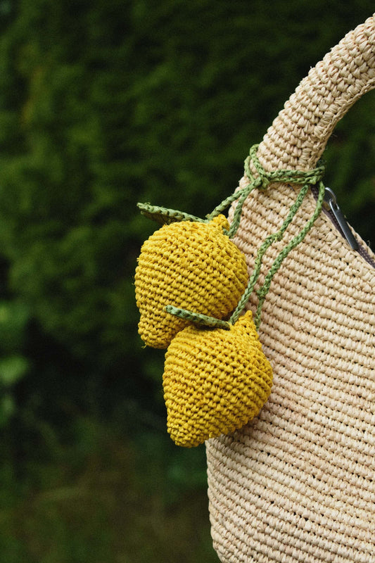 Zawieszka CYTRYNKA ręcznie robiona z rafii do torebki w kształcie owoców