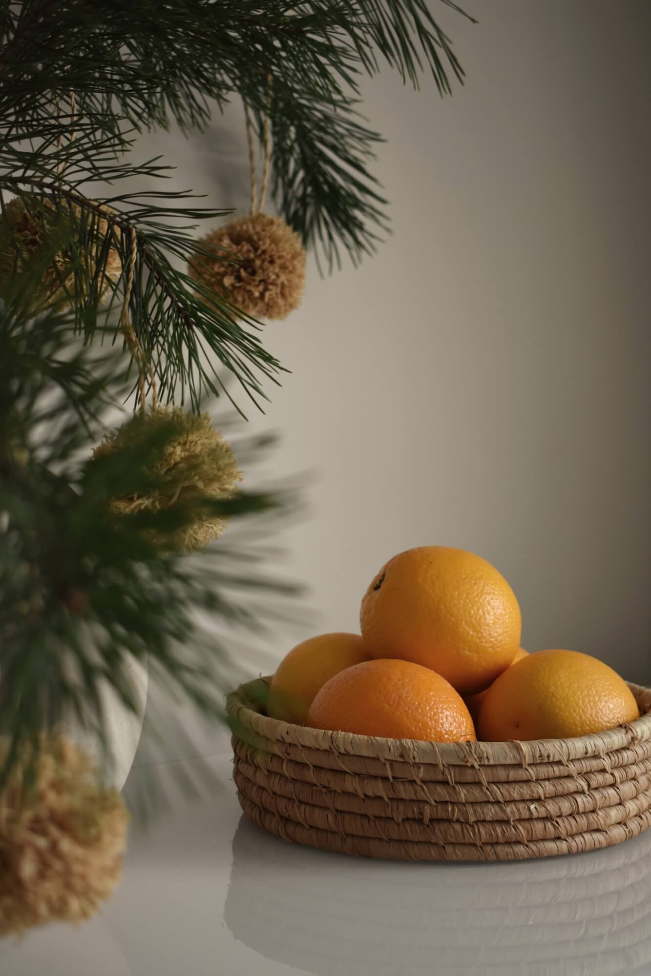 Dekoracyjna naturalna boho taca ANANA z rafii