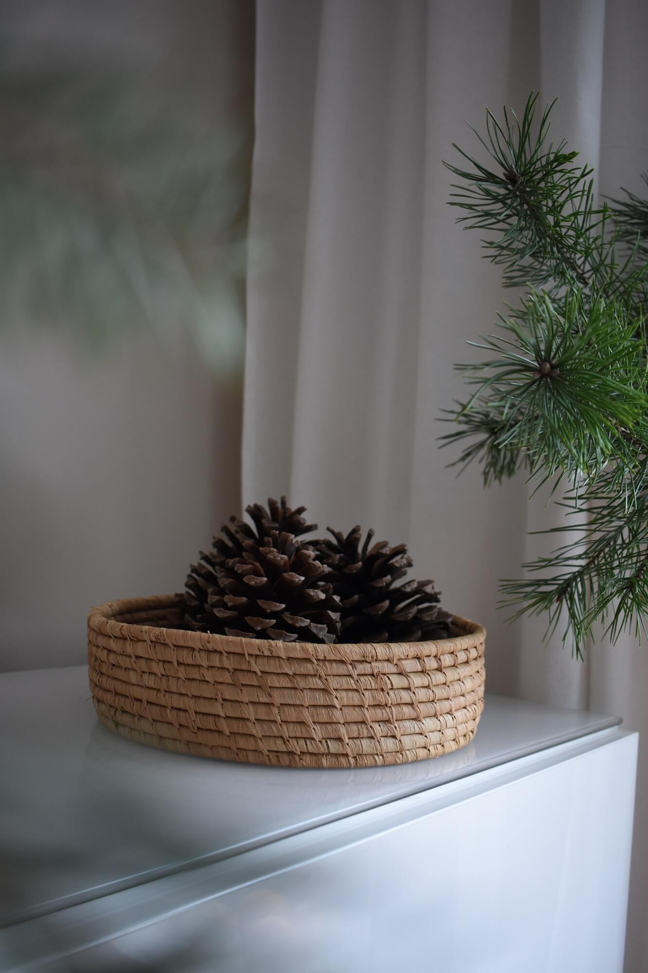 Dekoracyjna naturalna boho taca ANANA z rafii