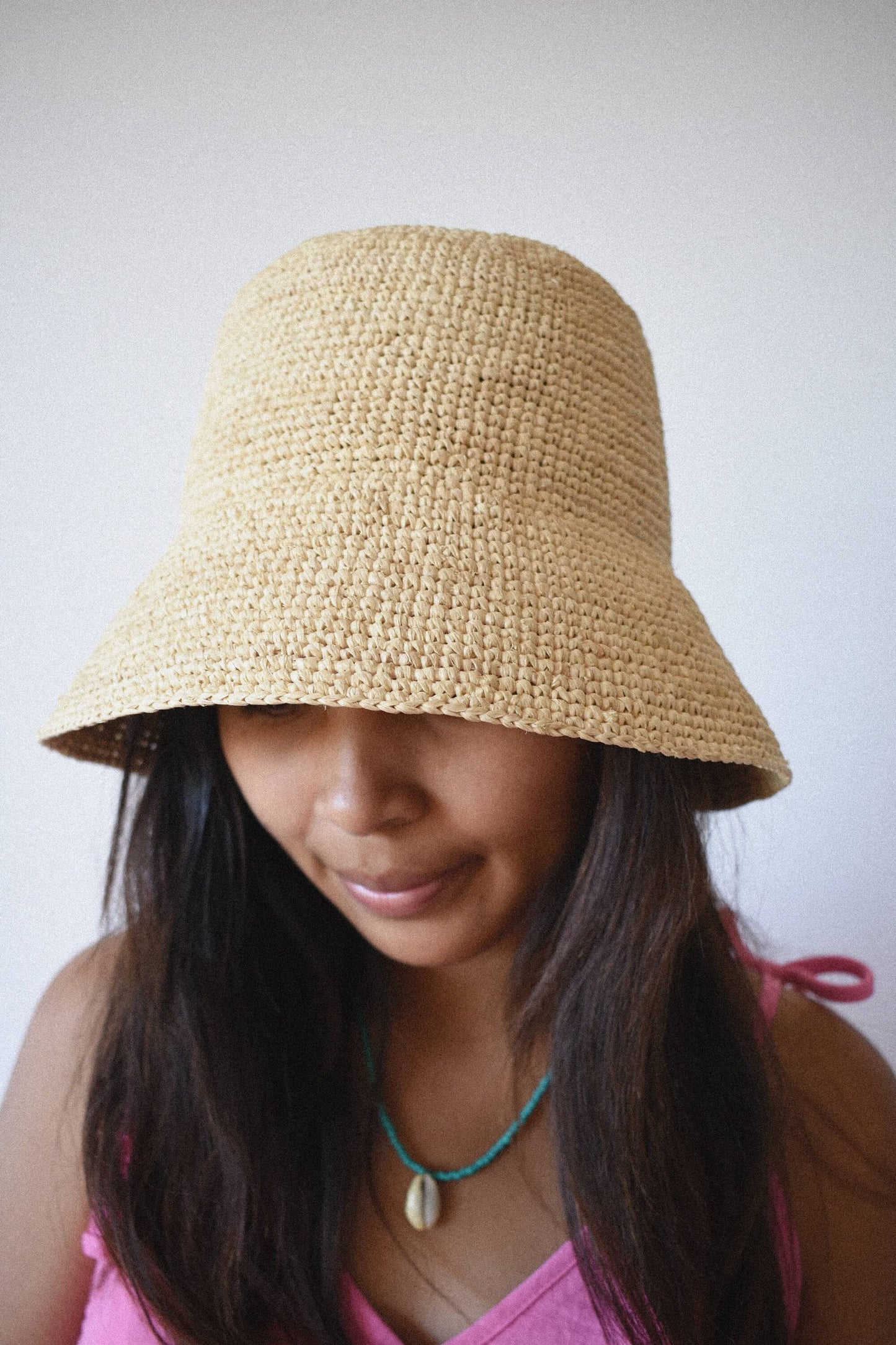 Kapelusz LOVA bucket hat klasyczny z opadającym rondem, naturalny, beżowy, z rafii