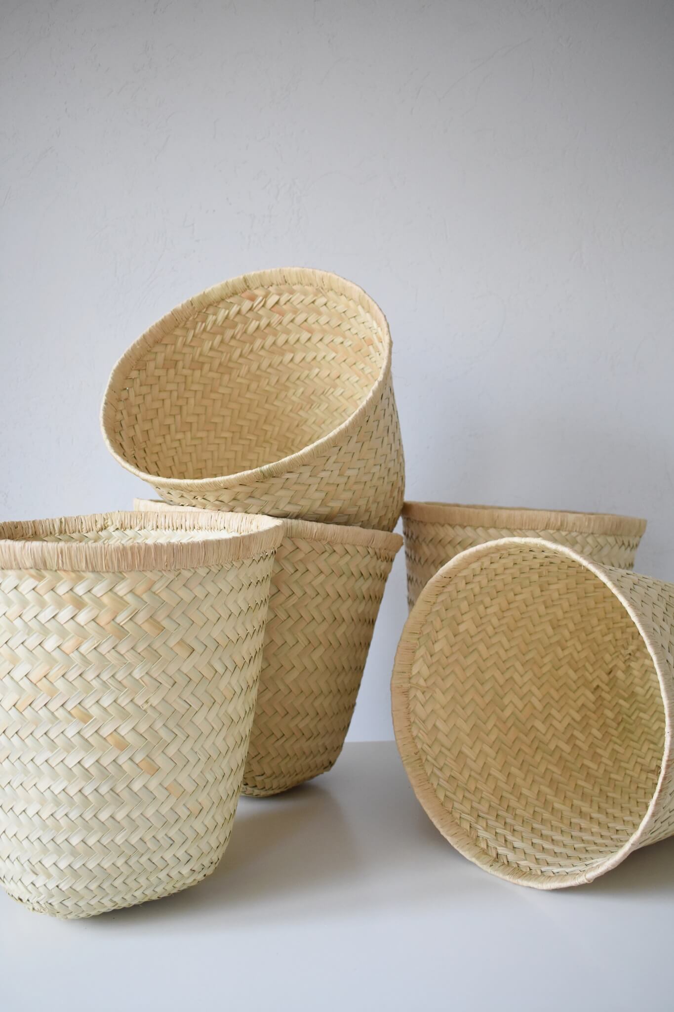 Koszyk MORONDAVA naturalny pleciony kosz do przechowywania, duża osłonka na donicę, boho