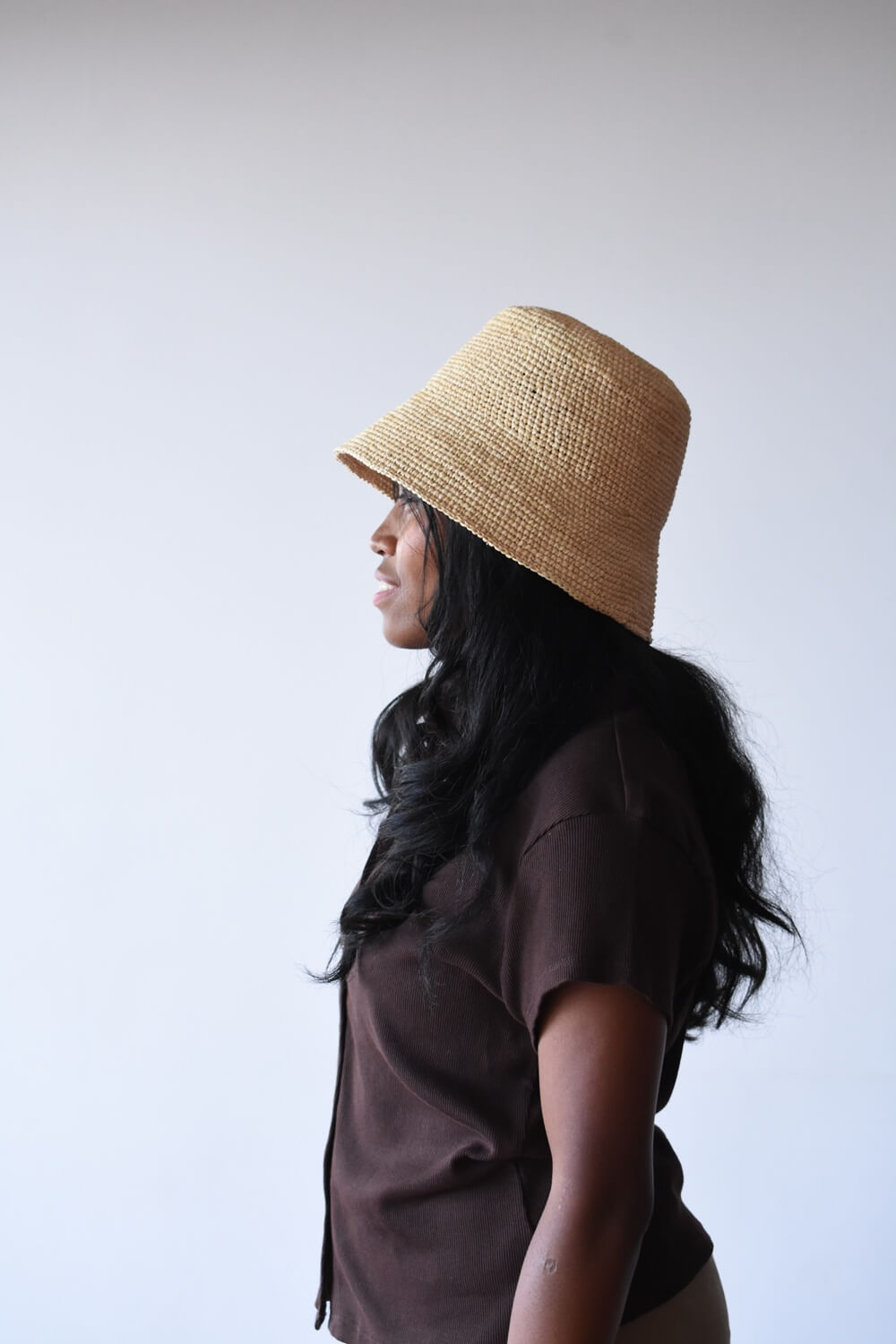 Kapelusz LOVA bucket hat klasyczny z opadającym rondem, naturalny, beżowy, z rafii
