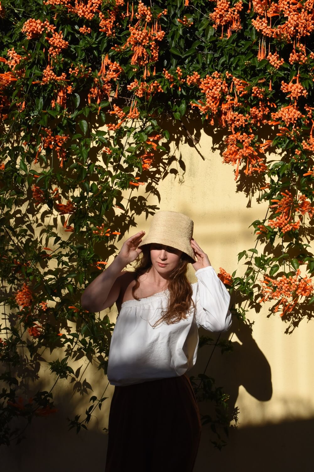 Kapelusz LOVA bucket hat klasyczny z opadającym rondem, naturalny, beżowy, z rafii