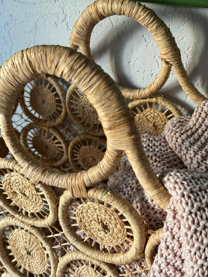 Koszyk MAHAJANGA dekoracyjny wykonany z naturalnej rafii