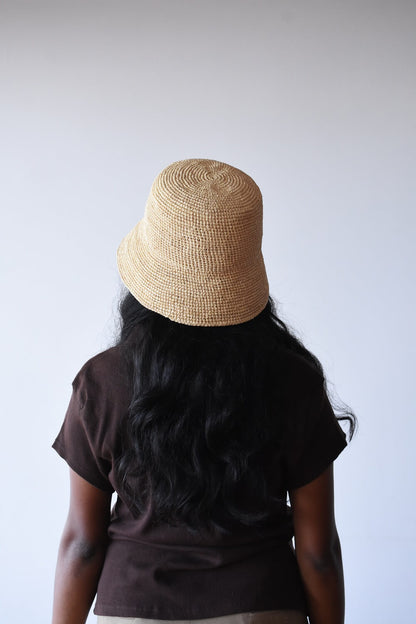Kapelusz LOVA bucket hat klasyczny z opadającym rondem, naturalny, beżowy, z rafii